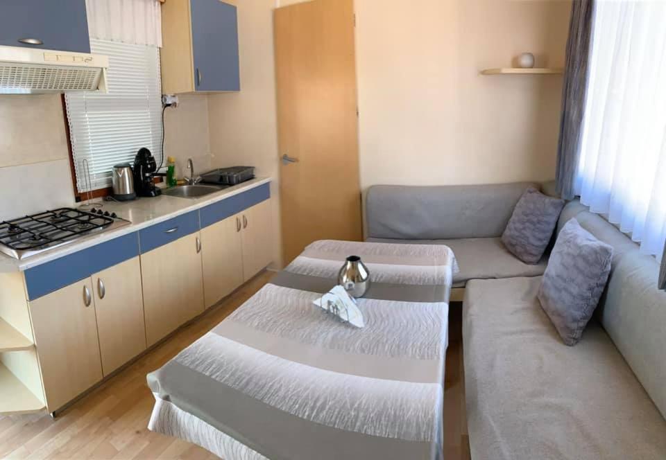 Coral Mobile Home Привлака Экстерьер фото