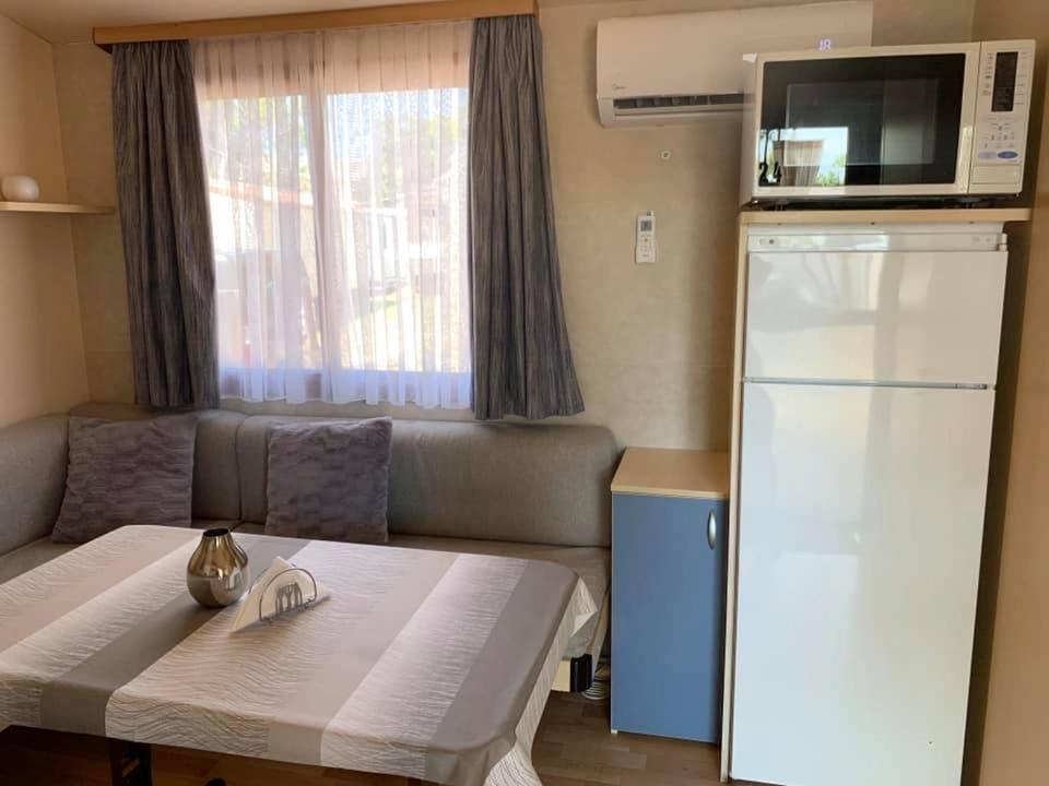 Coral Mobile Home Привлака Экстерьер фото